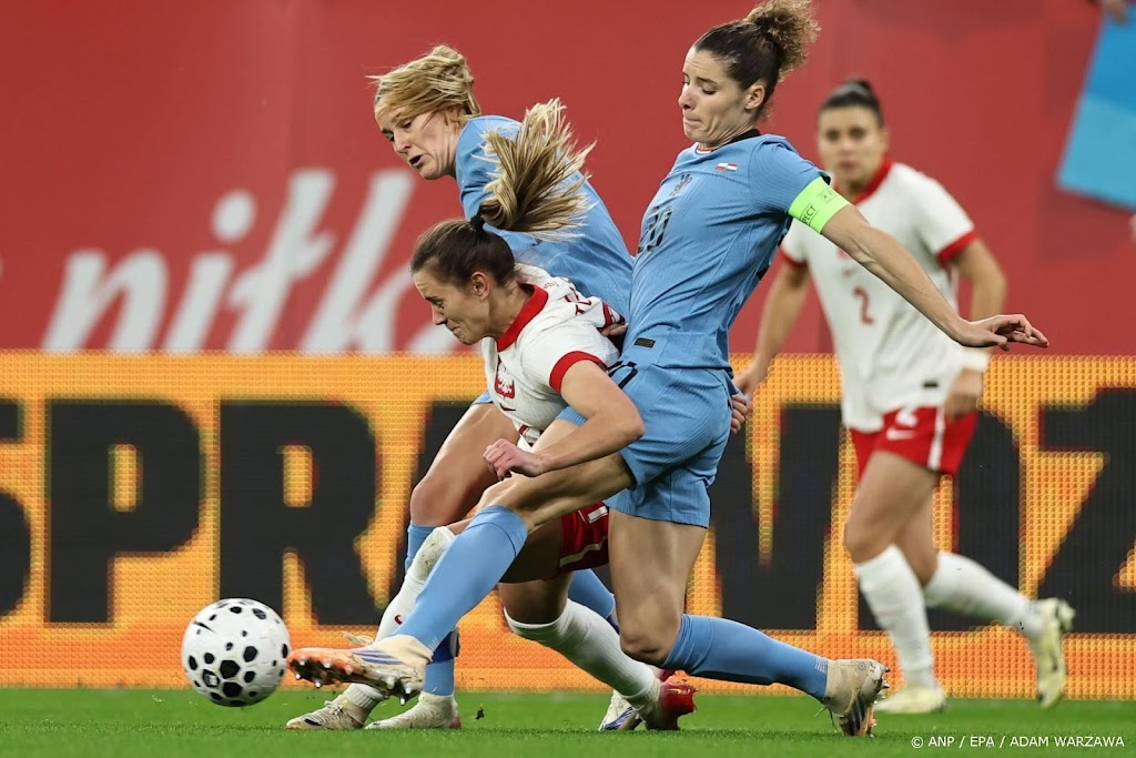 Nieuwe bondscoach Veurink begint met gelijkspel bij Oranje