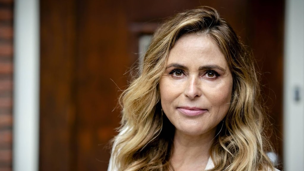Heleen van Royen door ongelukje met blauw oog op televisie