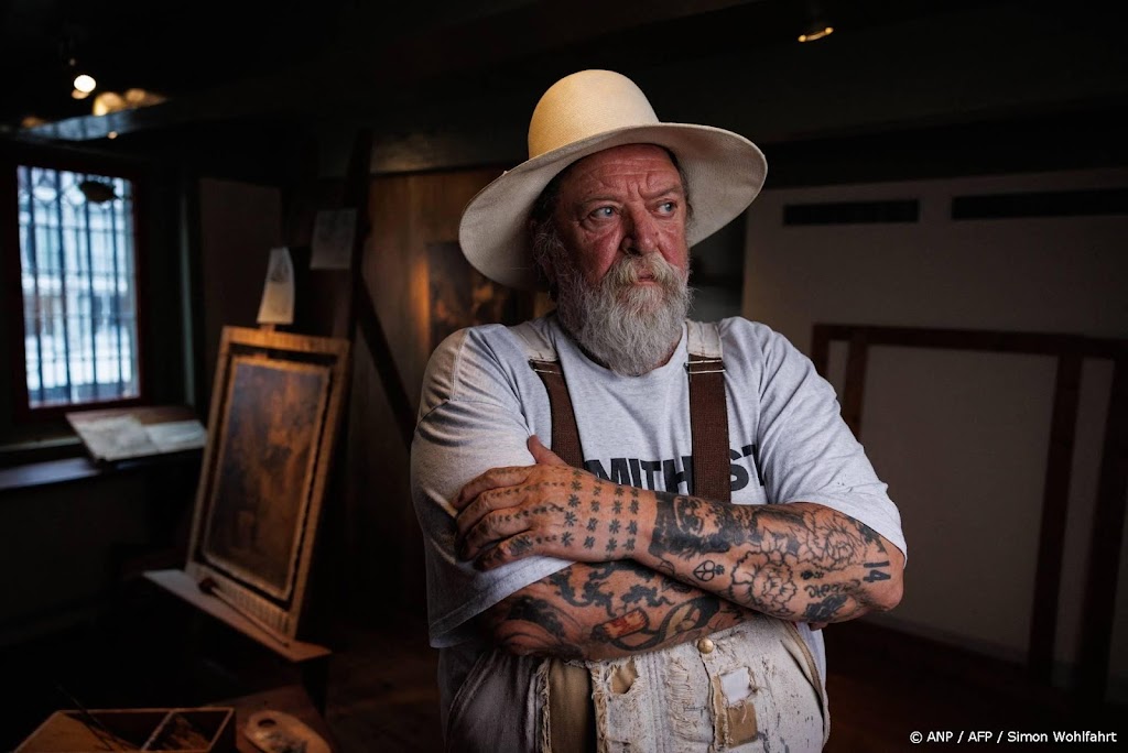 Henk Schiffmacher bo petim obiskovalcem amsterdamskega muzeja brezplačno tetoviral zgodovinske motive iz 17. stoletja