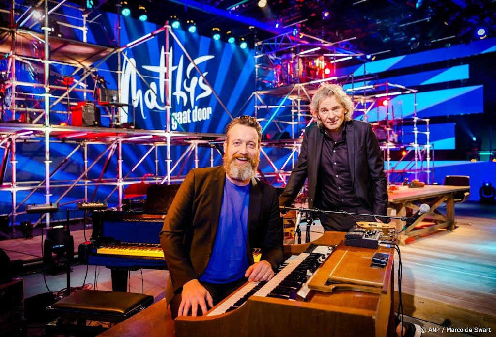 Matthijs van Nieuwkerk in Sven Figee prihajata v gledališče s predstavo The Best of Sven en Matthijs