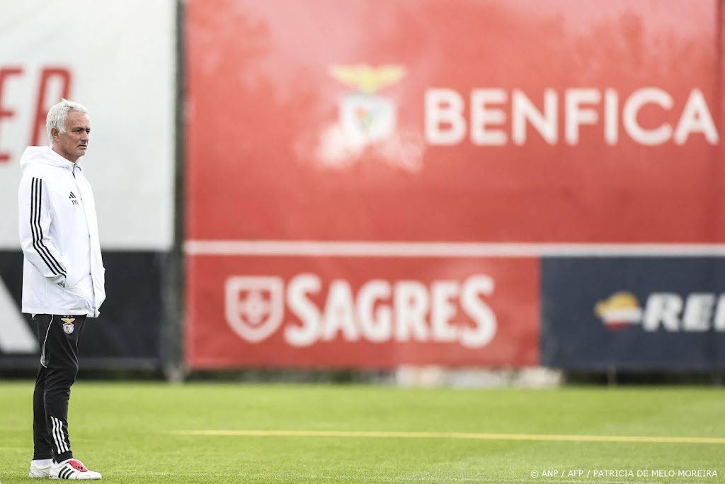 Benfica-coach Mourinho ziet duel met Ajax als 'essentieel'
