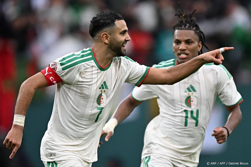 Mahrez schiet Algerije naar zege op Soedan in Afrika Cup