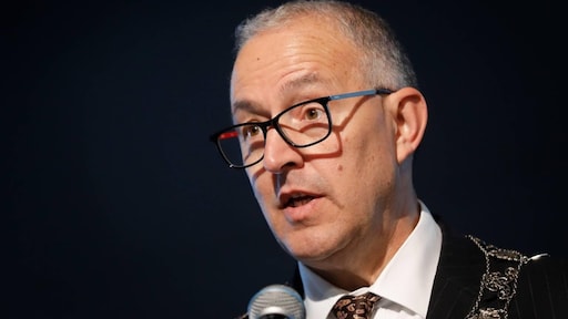 Aboutaleb hevelt sleutels van songfestival over aan Turijn