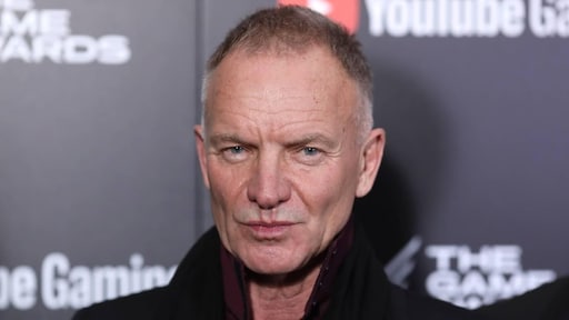 Sting brengt nieuwe versie Russians uit en steunt Oekraïne