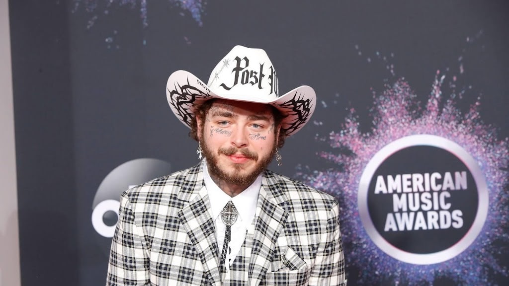 Post Malone haalt 2,7 miljoen dollar op voor onderzoek Covid-19