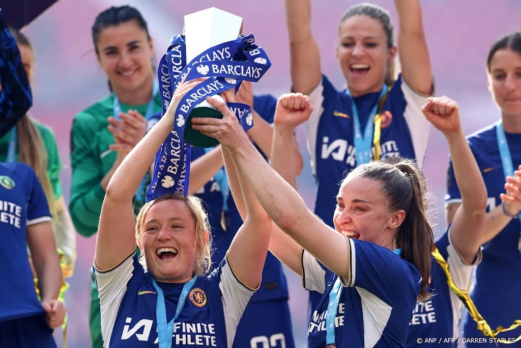 Clubvoetbal voor vrouwen in Engeland beter bezocht dan in Spanje