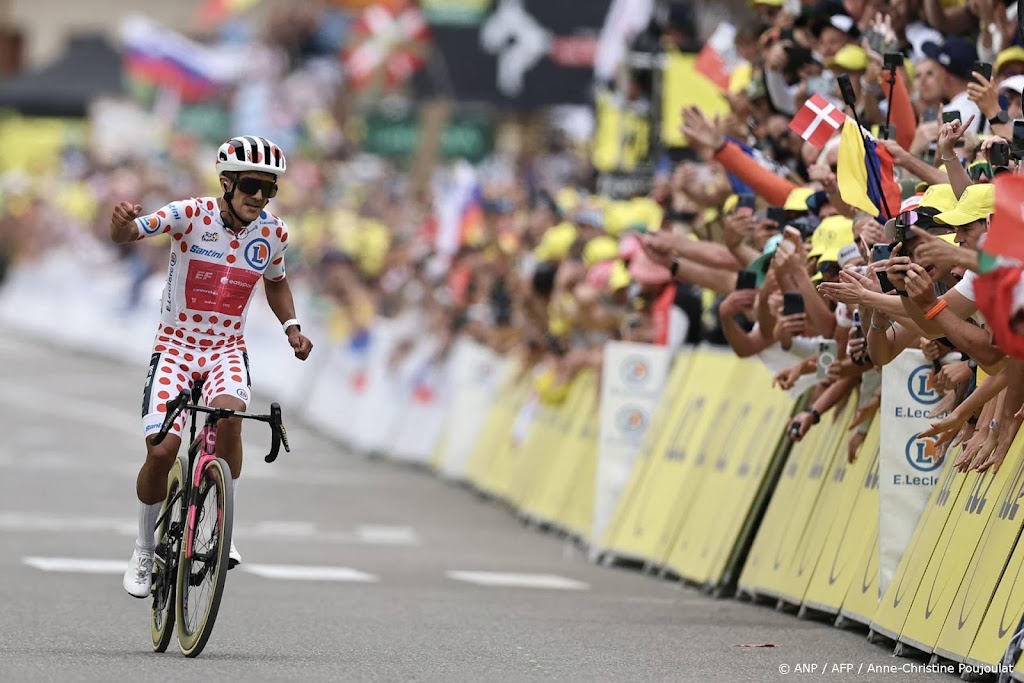 Carapaz grijpt ook zege in koninginnenrit Tour de France