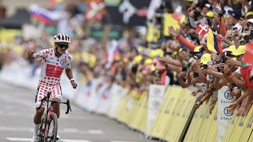 Carapaz grijpt ook zege in koninginnenrit Tour de France