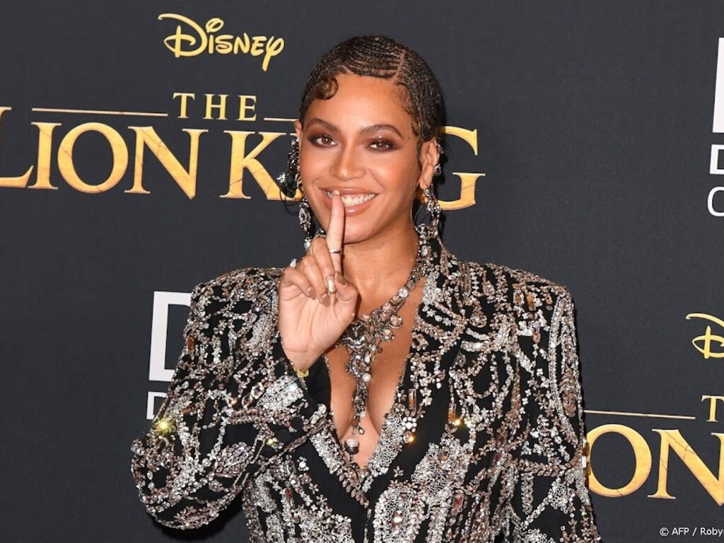 Microfoon Beyoncé valt uit tijdens concert in de VS