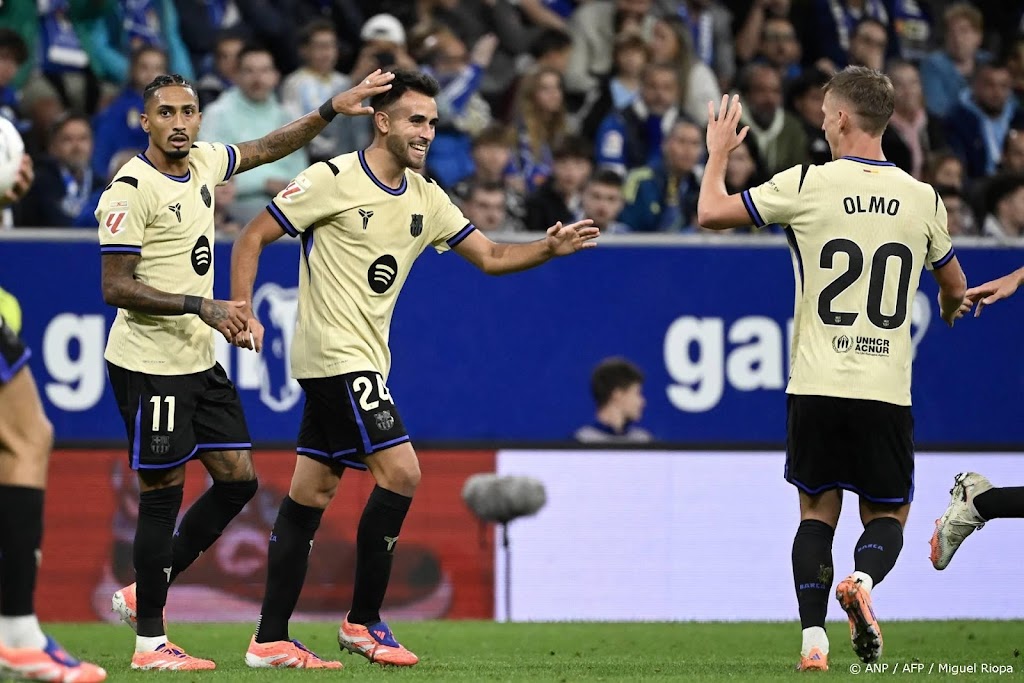 Barcelona dankzij invallers De Jong en Lewandowski langs Oviedo