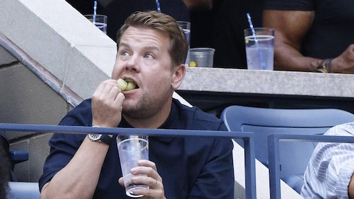 James Corden treedt in detail over restaurantrel