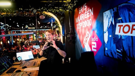 Top 2000 barst los met mash-up vol muziekiconen