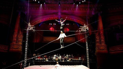 Wereldkerstcircus zet blindentolken in tijdens speciale voorstelling