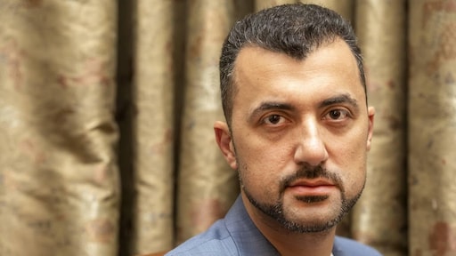 PVV stopt zaak tegen Özcan Akyol na uitspraken in talkshow