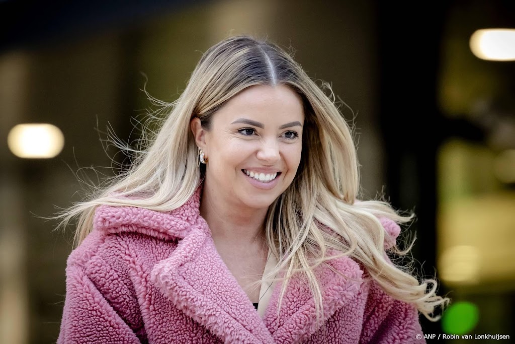 Yvonne Coldeweijer bij rechtbank voor kort geding tegen Talpa