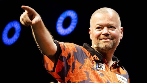 Raymond van Barneveld stapt in het huwelijksbootje met Julia