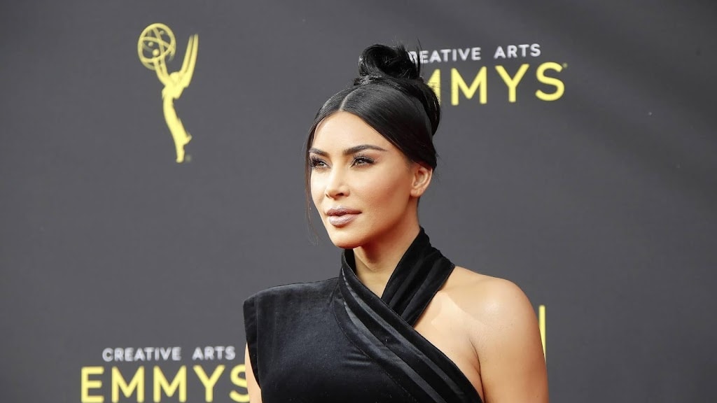 Kim Kardashian klaar met beschuldigingen fotoshop: 'Zo dom!'