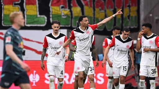 Eintracht Frankfurt slaat aanval op derde plaats van Leipzig af