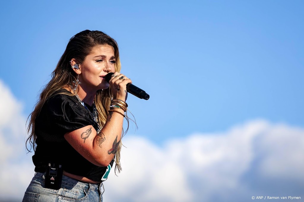 Roxeanne Hazes houdt aanstaande bruiloft klein