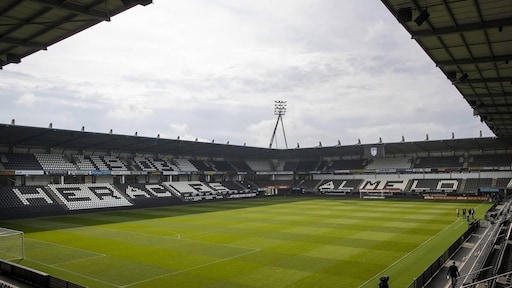 Heracles verstevigt koppositie eerste divisie na winst op Vitesse