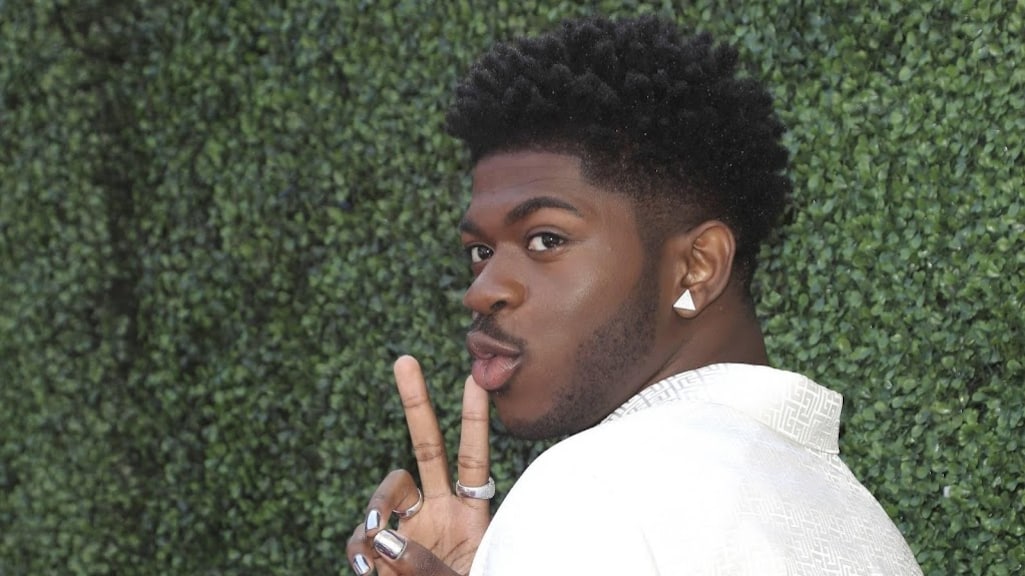Lil Nas X neemt op ludieke manier 'wraak' voor Vincent van Gogh