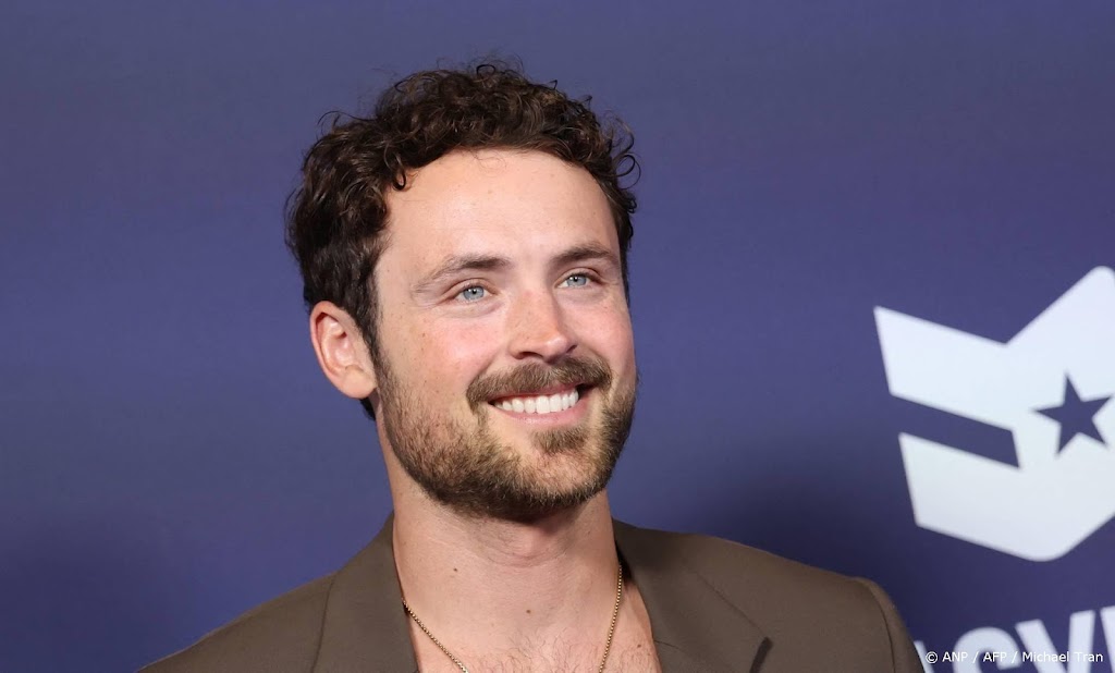 Broer Zac Efron breekt neus tijdens repetities Dancing With the Stars