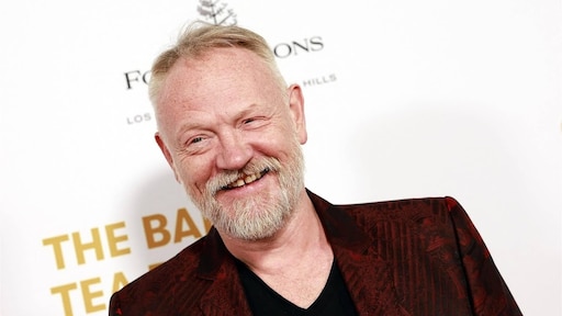 The Crown-acteur Jared Harris vindt dat Britse royals blij moeten zijn met verfilming