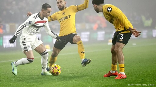 ManUnited gaat met tien man ook bij Wolverhampton onderuit