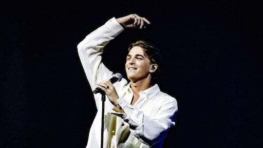 Antoon, RONDÉ, S10 en Zoë Tauran zijn vrijheidsambassadeurs