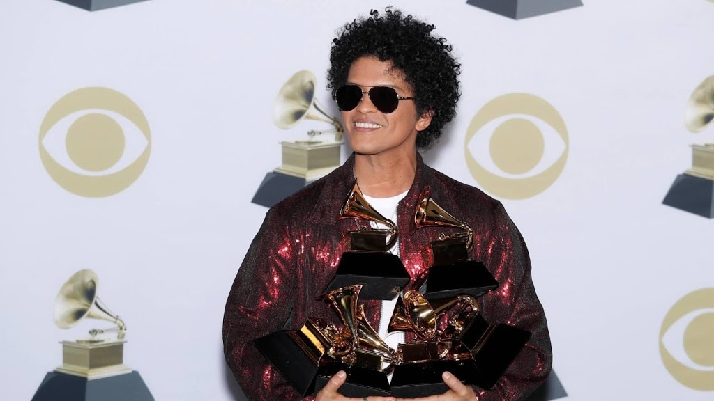 Bruno Mars schenkt 1 miljoen dollar aan werknemers