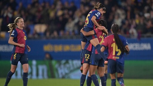 Voetbalster Brugts met Barcelona overtuigend naar halve finale CL