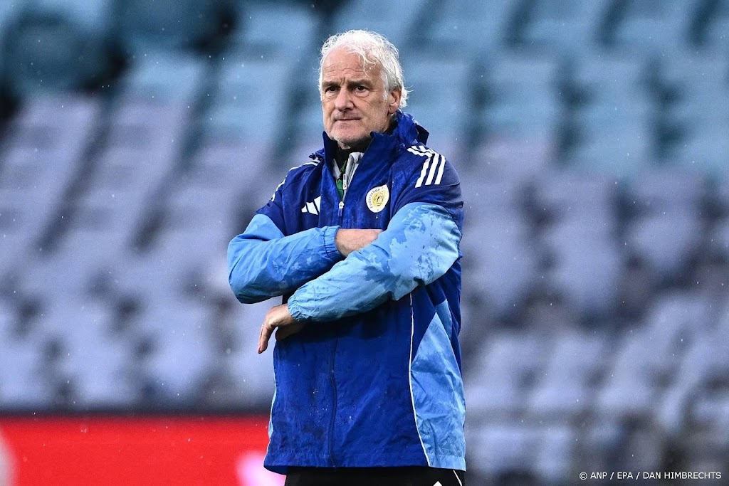 Rutten verliest van China bij debuut als bondscoach Curaçao