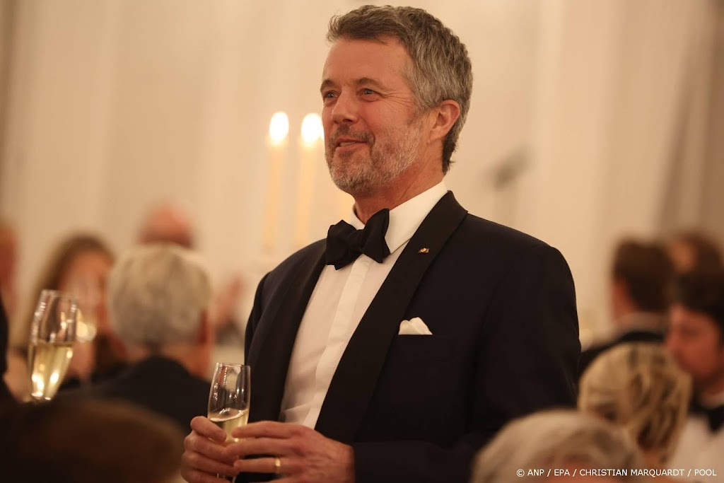 Koning Frederik kreeg fles sterke drank van Chinese president