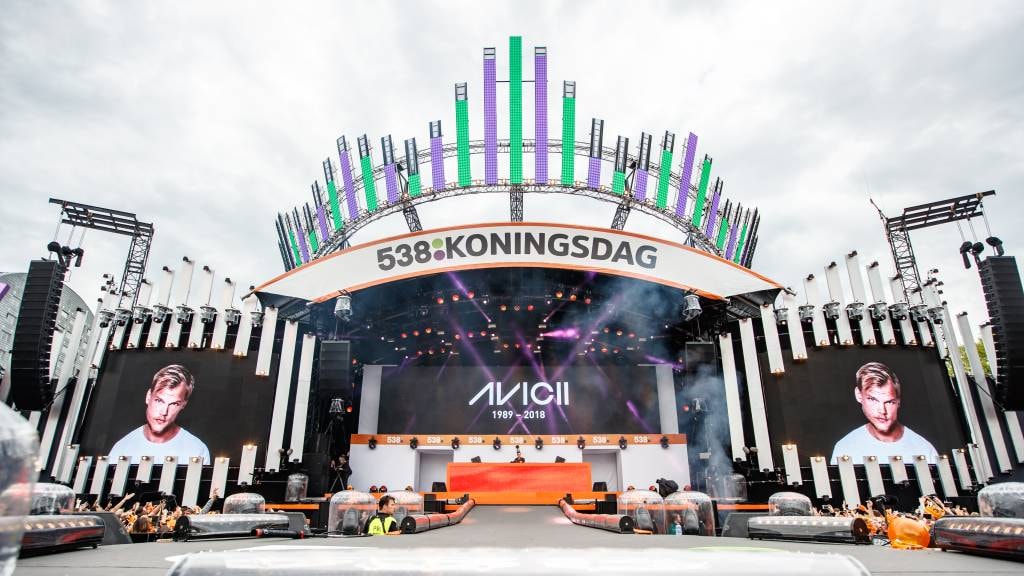 Rita Ora in tranen tijdens optreden Koningsdag