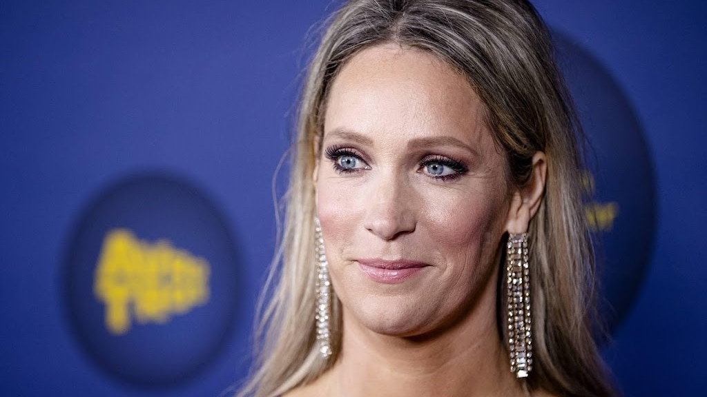 Hélène Hendriks neemt presentatie HLF8 over van Johnny de Mol