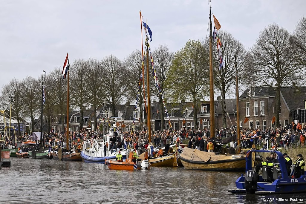 Dino Republiek opgeblazen buiten centrum Dokkum