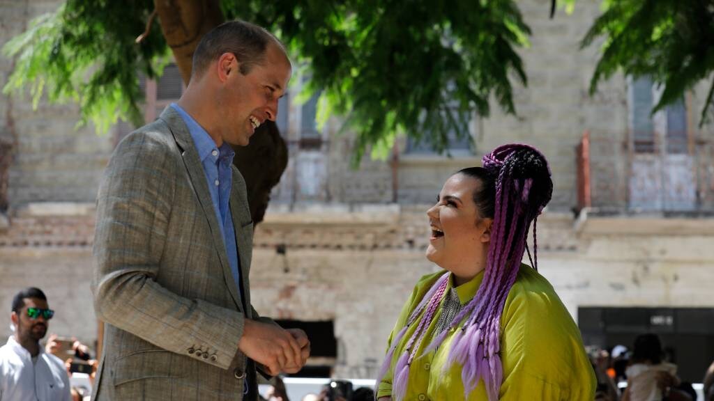 Netta wandelt met prins William door Tel Aviv