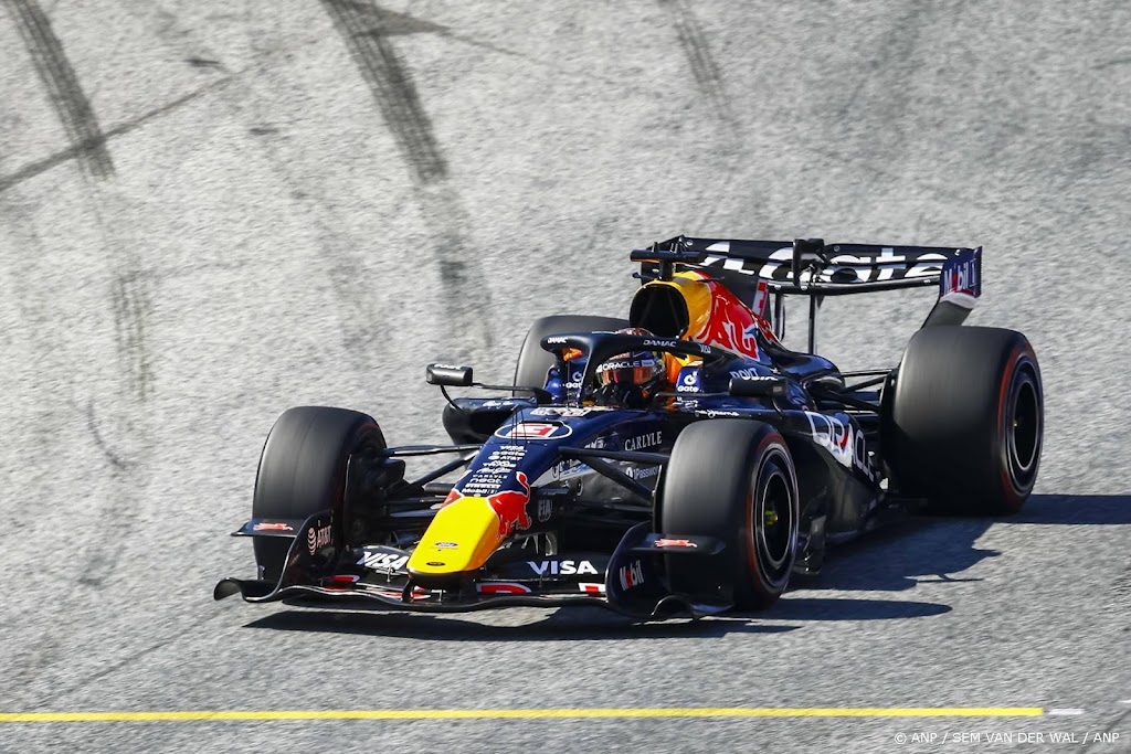 Verstappen crasht tijdens kwalificatie GP Oostenrijk