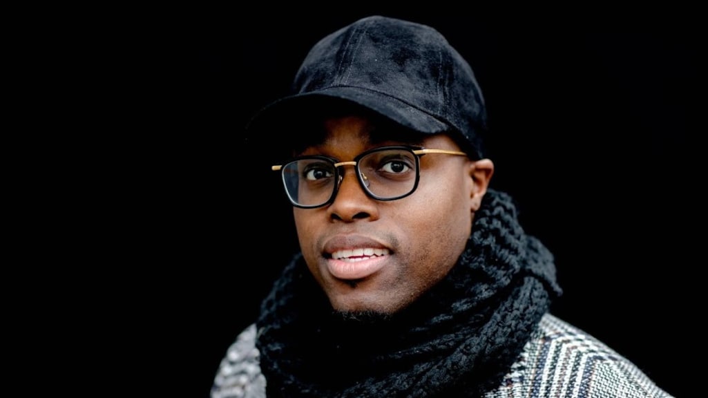 Jandino Asporaat creëert eigen stad op Curaçao