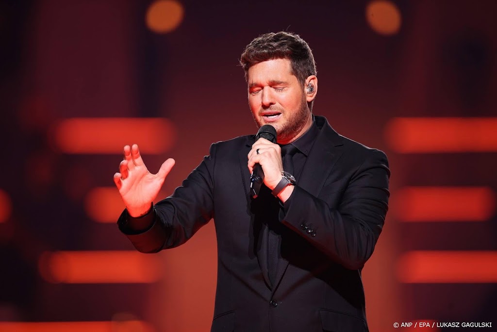 Michael Bublé eert overleden Dolly Parton met oude brief