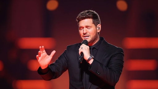 Michael Bublé eert overleden Dolly Parton met oude brief
