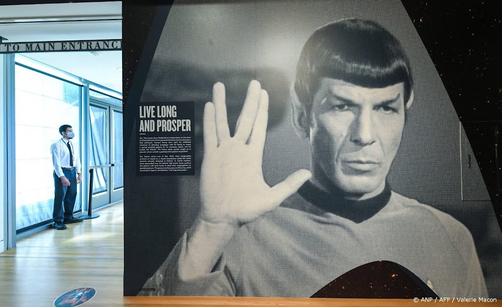 Fans ondernemen recordpoging Vulcan-groet om jubileum Star Trek
