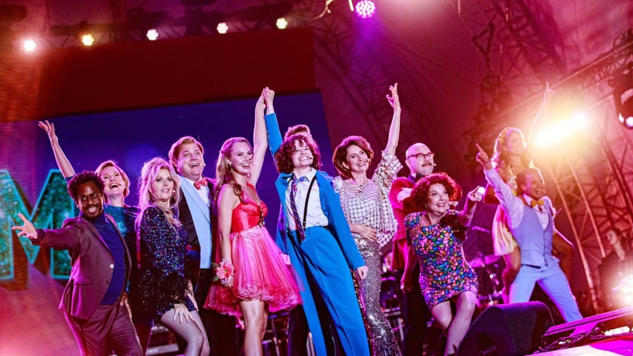 Cast Musical The Prom Doneert Geld Aan Homobelangenorganisatie RTL cast-musical-the-prom-doneert-geld-aan-homobelangenorganisatie-rtl