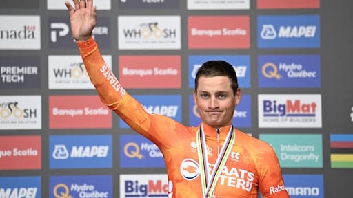 Van der Poel na 'heel sterke wedstrijd' blij met WK-brons