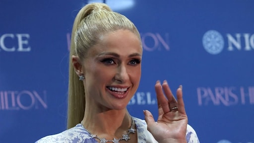 Paris Hilton helpt in dierenopvang tijdens branden Los Angeles
