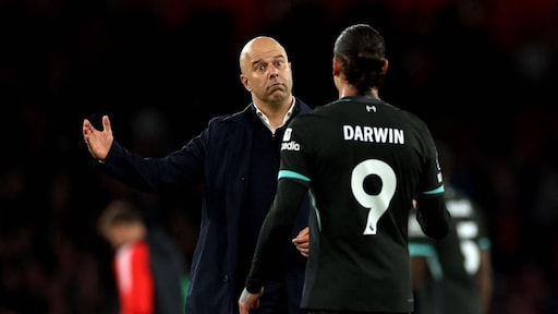 Slot speelt gelijk met Liverpool bij Arsenal, met ManCity aan de leiding