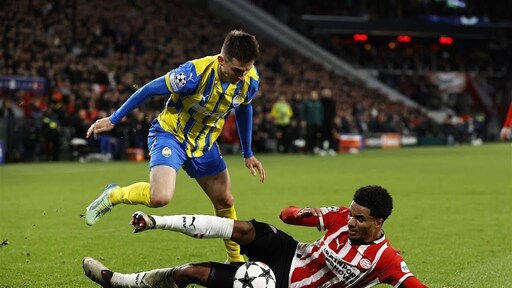 PSV boekt met drie late treffers zege op tiental Sjachtar: 3-2