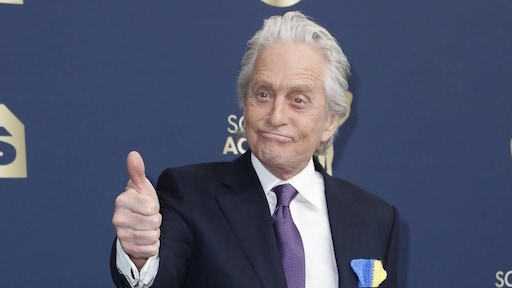Michael Douglas betuigt steun aan Oekraïne bij SAG Awards