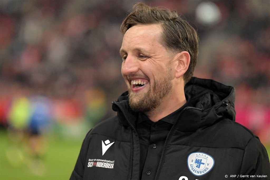 Spakenburg-trainer De Graaf moet het nog 'even laten bezinken'