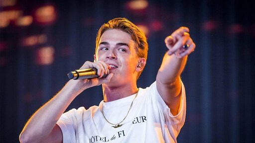 Antoon voor derde week op rij bovenaan Singles Top 100